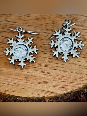 925 Sterling Silver Silpada CZ Snowflake Earrings